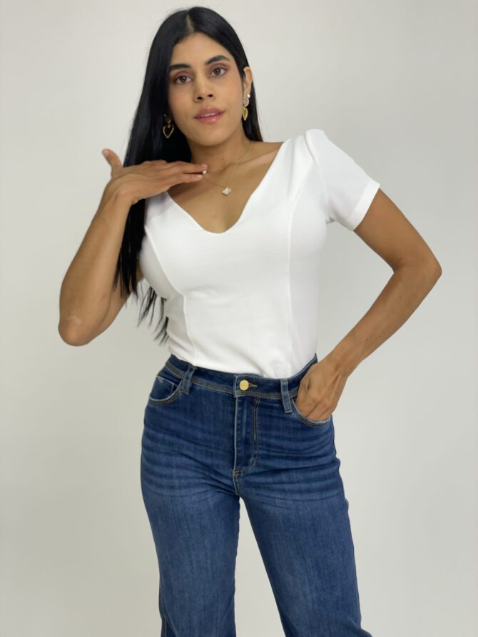 BLUSA GLOBO CUELO V - Imagen 3