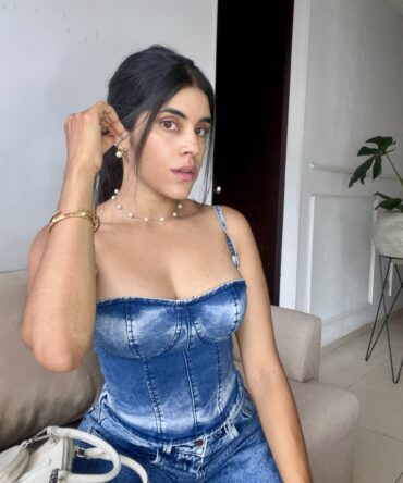 A CORSET JEAN