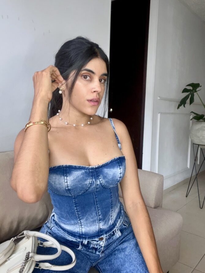 A CORSET JEAN